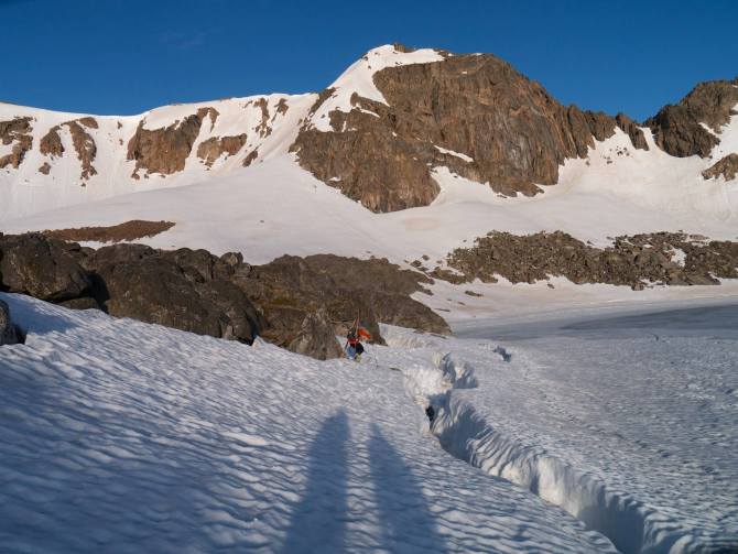 A colorado crevase at the edge of lake Dorthy
